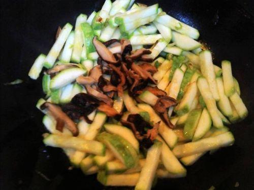 茭瓜不能和什么一起吃,揭秘不能与哪些食物同食